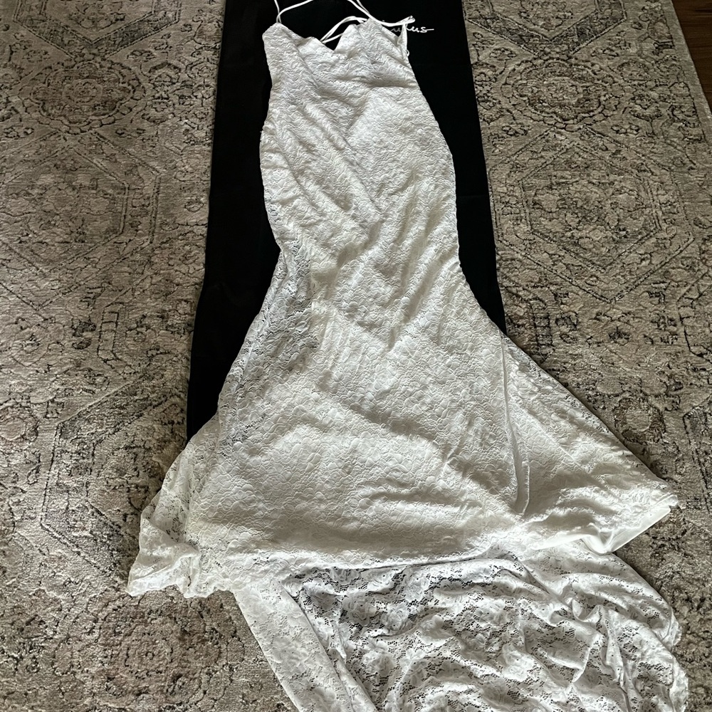 Lulu's White Spaghetti Strap Sleeveless Wedding Gown